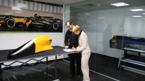 Почти такой же быстрый, как Формула-1 - картинка renault_formula-1_0010_16x9w1920-500x281.jpg