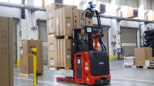 Складская техника от Linde MH в Москве (new) - картинка wolf_gmbh-automated_truck-L_Matic-moving-manufacturing-7021_16x9w1920-500x281.jpg