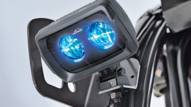 Linde BlueSpot™ with blue arrow Linde BlueSpot™ with blue arrow