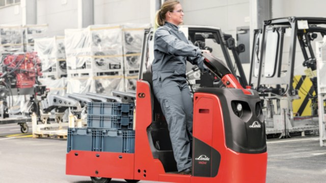 ЭЛЕКТРОТЯГАЧИ (new) - картинка tow_truck-moving-manufacturing-4318_8783_16x9w640.jpg