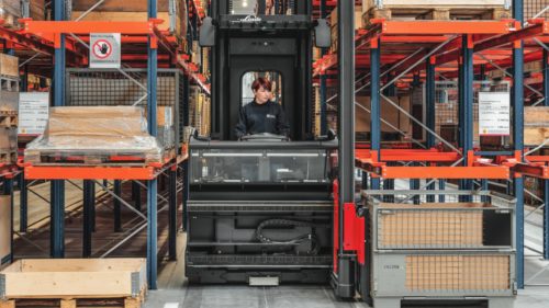 УЗКОПРОХОДНЫЕ ШТАБЕЛЕРЫ (new) - картинка VNA-order_picking-retail-4270_280_16x9w19201-500x281.jpg