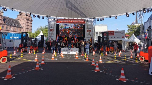 Юбилейный 15-й мировой турнир водителей погрузочной техники StaplerCup - картинка 1920_1080_13_8-500x281.jpg