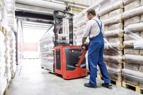 ШТАБЕЛЕРЫ (new) - картинка pallet_stacker_l16_moving_lithium_ion_4421_5272_cx-500x333.jpg