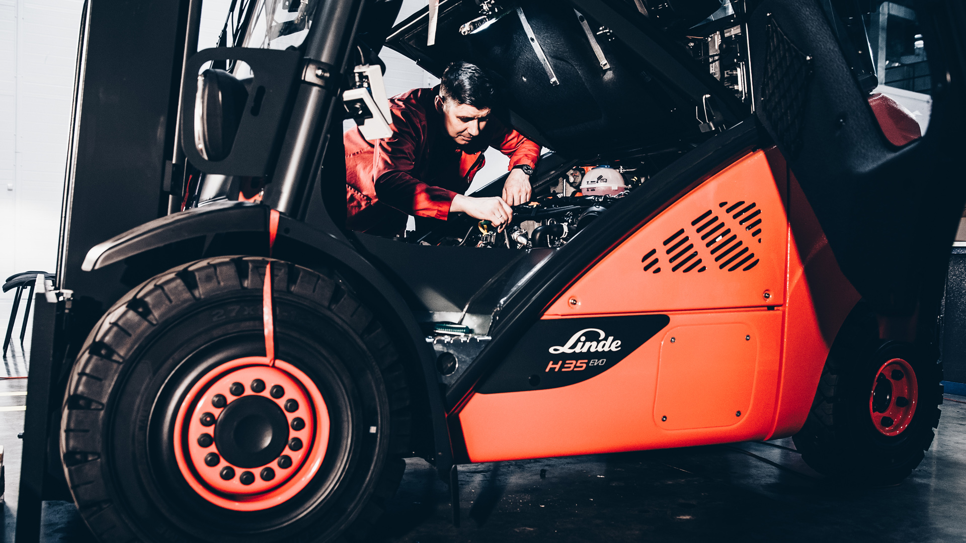 Обслуживание и ремонт - картинка 1920_1080_serv_22.jpg