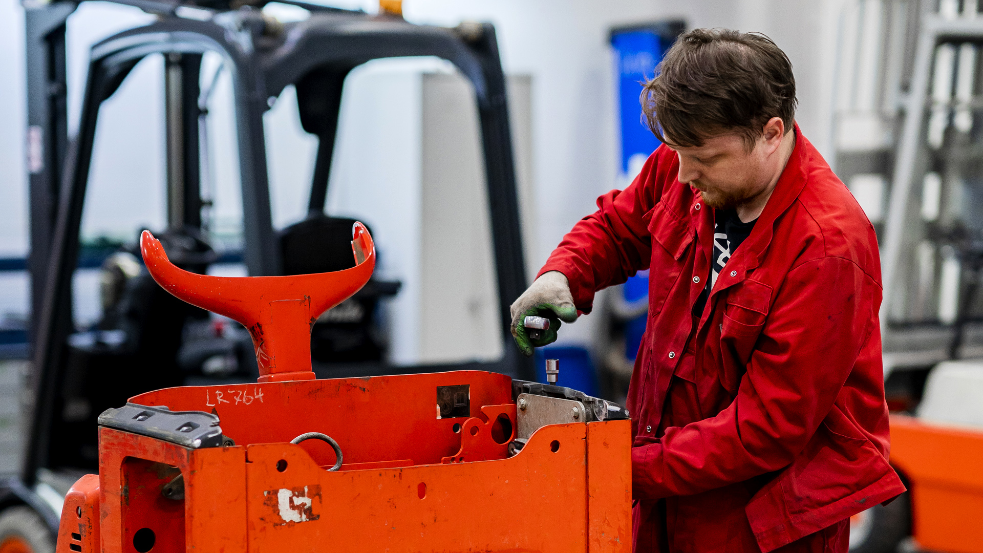 Обслуживание и ремонт - картинка 1920_1080_serv_9.jpg